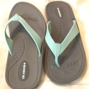 Okabashi  sz s  🩴 Sandals Ladies. New will fit six to seven